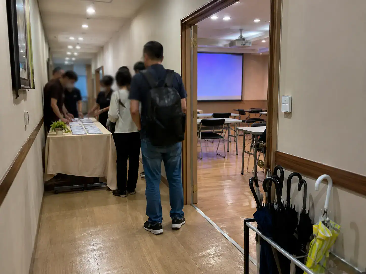 台南企業內訓報到動線與雨傘架